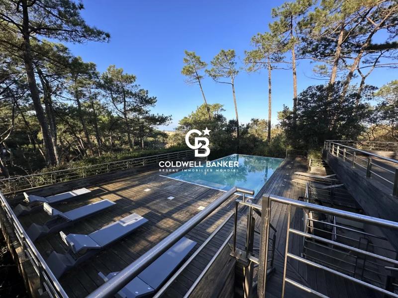 Villa exceptionnelle avec piscine et terrain de 4500 m² entre lac et océan Hossegor